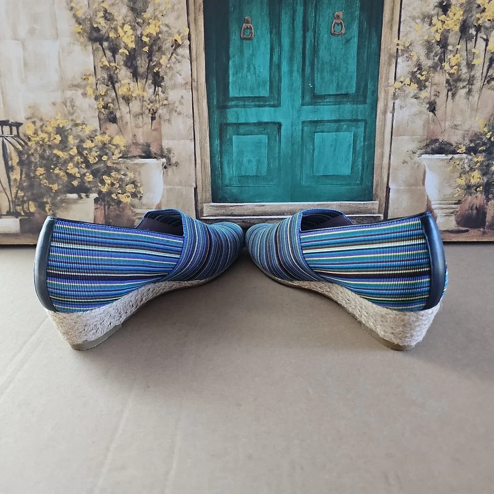 NEW SAS Women's Becky Bright Blue Stripe Wedge Shoes Size 8.5 N